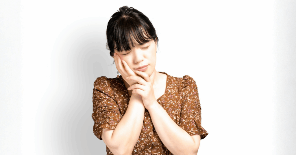 親知らず抜歯後に起こる痛みや出血などのトラブルと対処法のイメージ画像